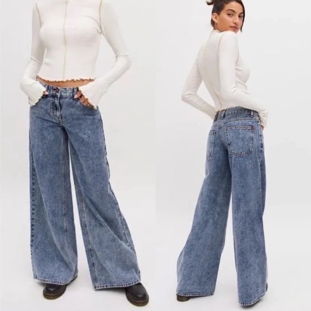 URBAN OUTFITTERS BDG low rise A-wide Acid Wash Jean
